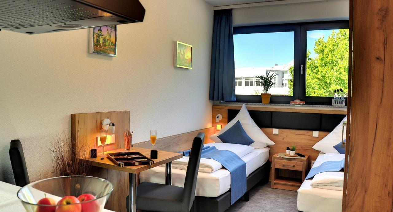 Motel Am Fuerfelder Schloss Bad Rappenau Buitenkant foto